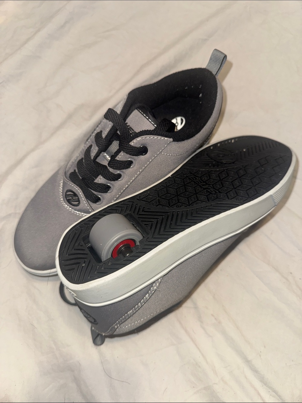 NWOT Grey Heelys Skate Shoes with Removable Wheel Youth 6